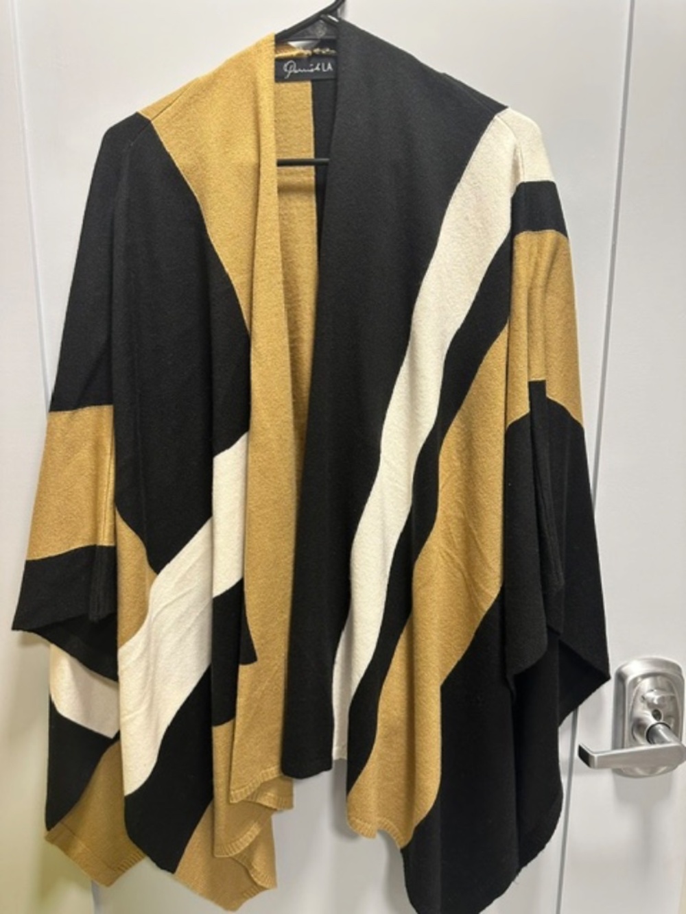 Colorblock Wrap - Picture 3 of 4